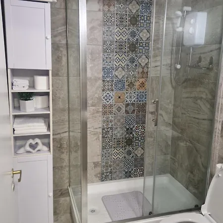 Contemporary 2 Bedroom In Appartamento
